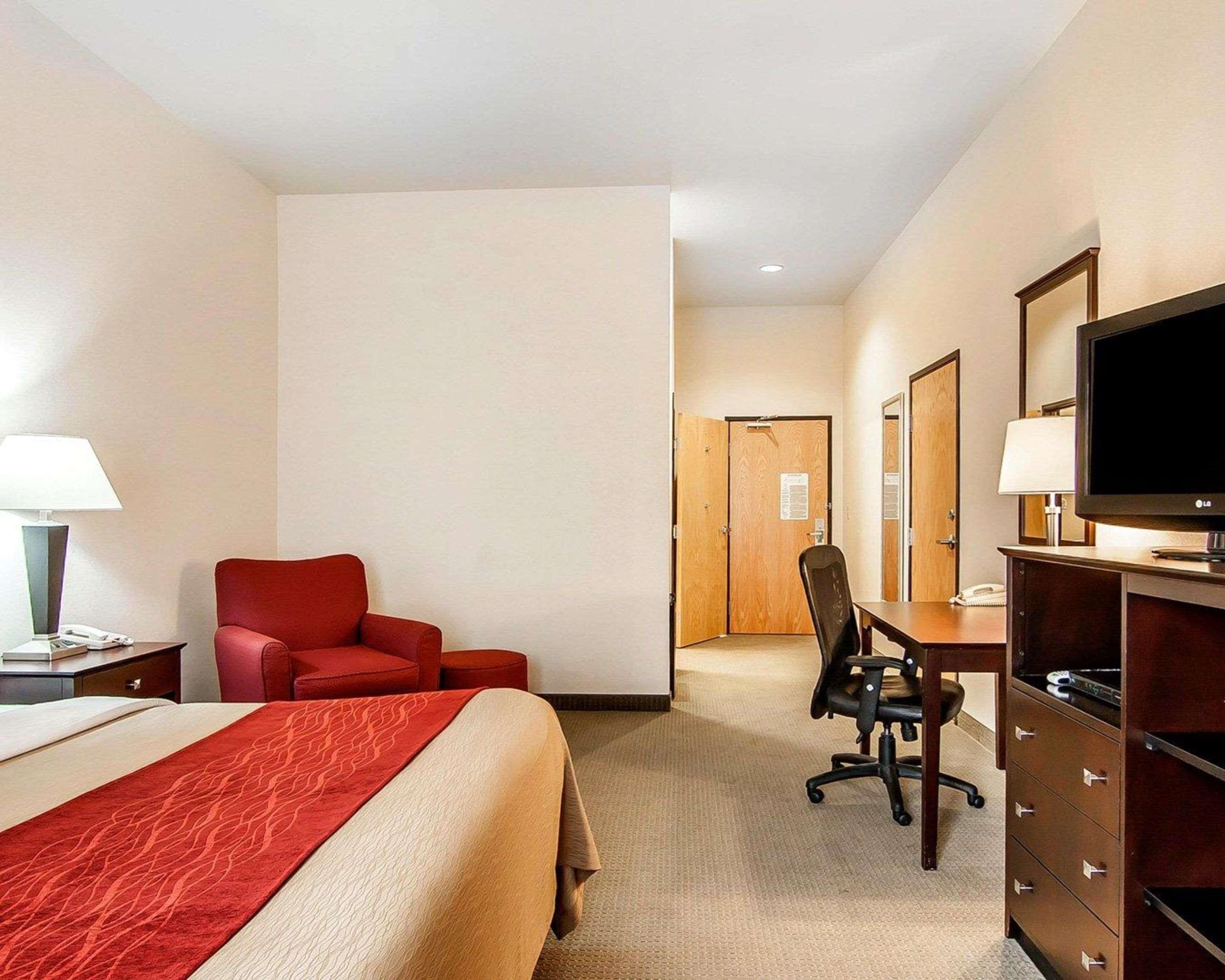 Comfort Inn & Suites Creswell Екстериор снимка