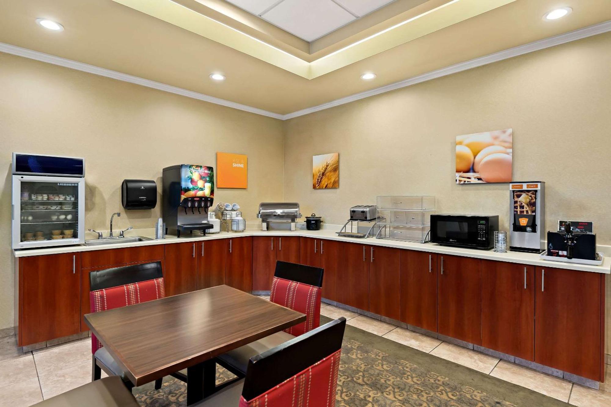 Comfort Inn & Suites Creswell Екстериор снимка