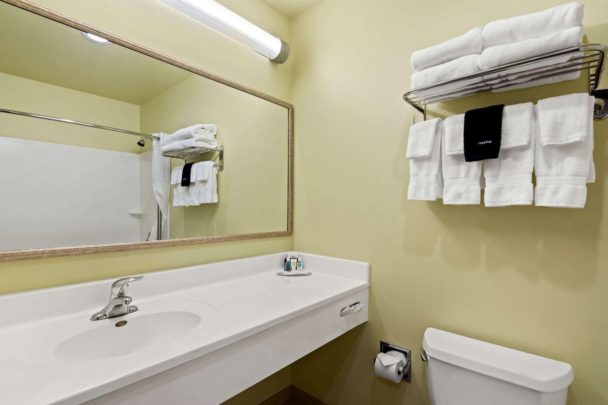 Comfort Inn & Suites Creswell Екстериор снимка