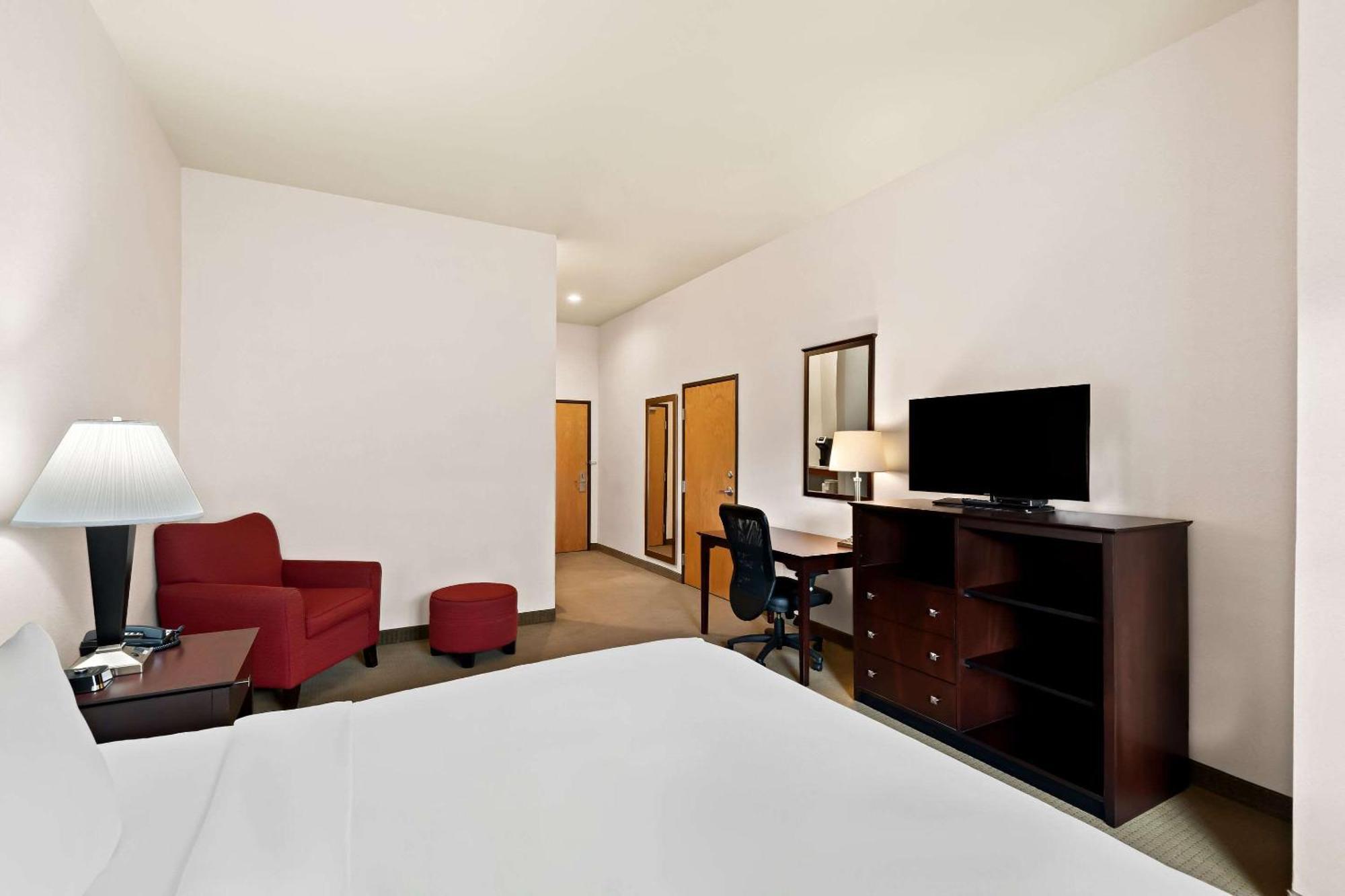 Comfort Inn & Suites Creswell Екстериор снимка