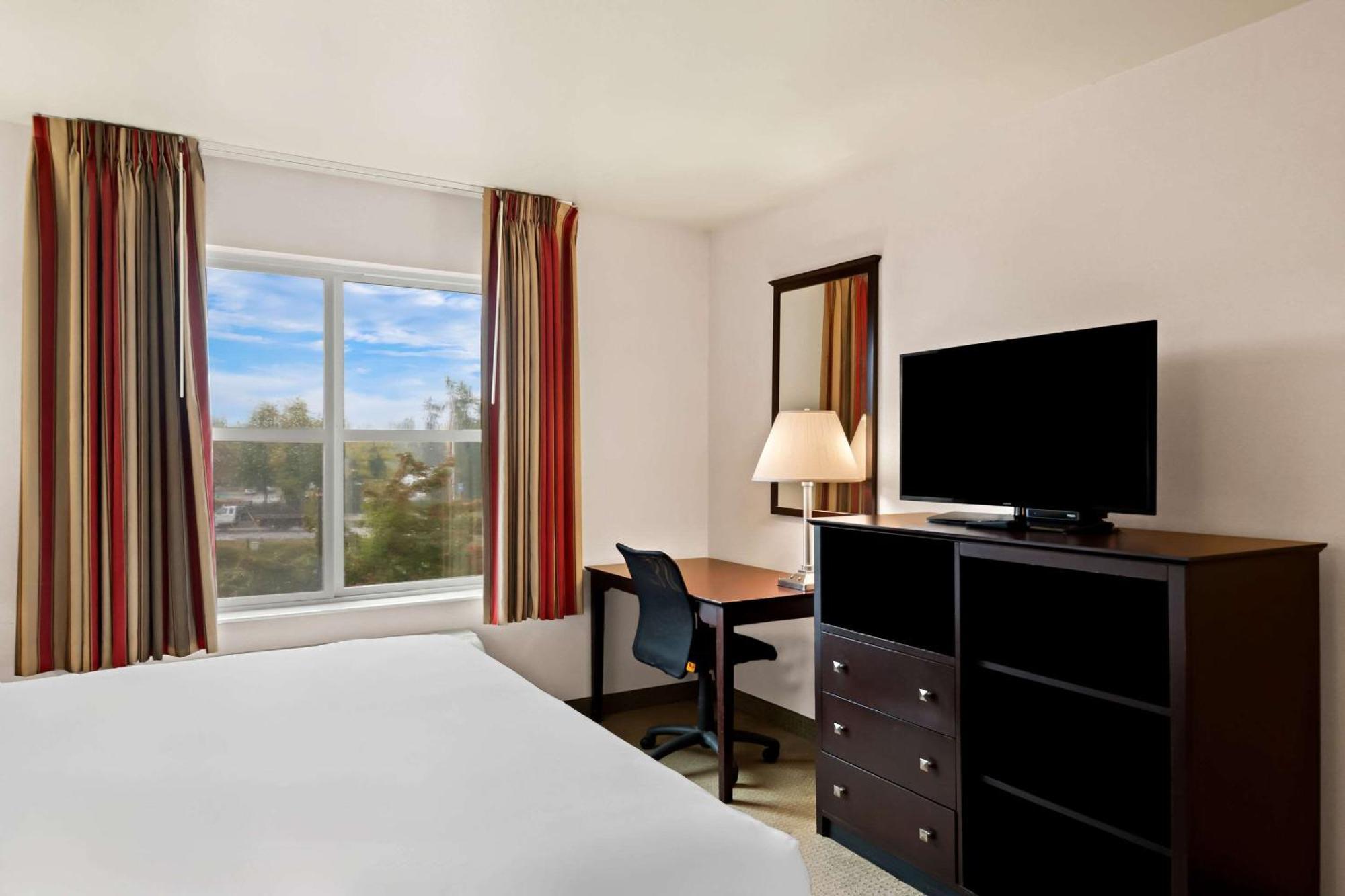 Comfort Inn & Suites Creswell Екстериор снимка
