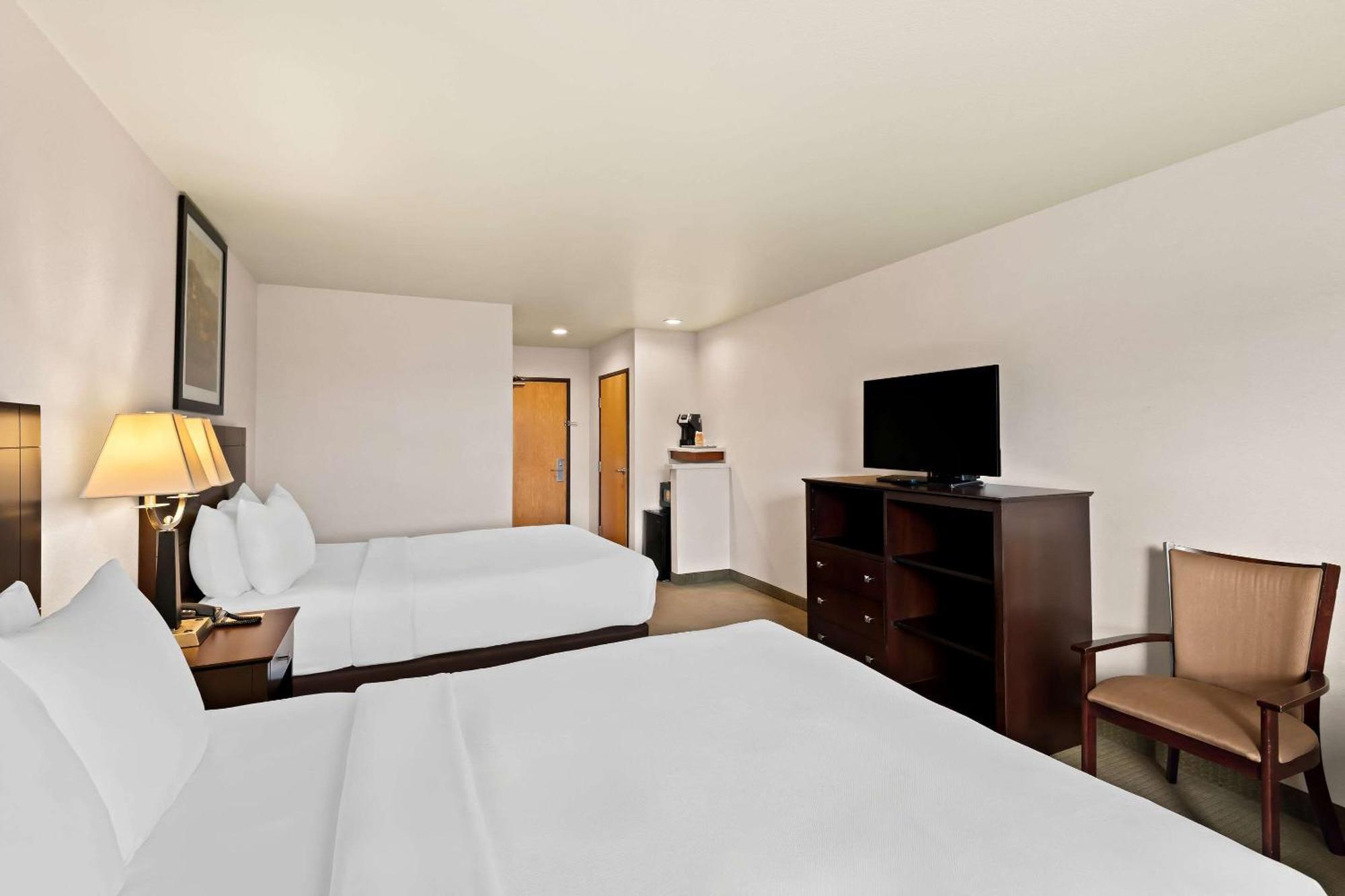 Comfort Inn & Suites Creswell Екстериор снимка