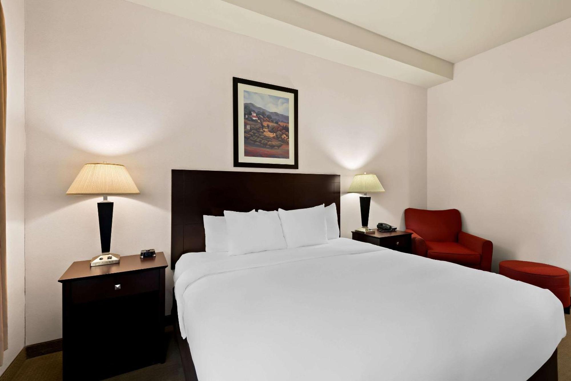 Comfort Inn & Suites Creswell Екстериор снимка