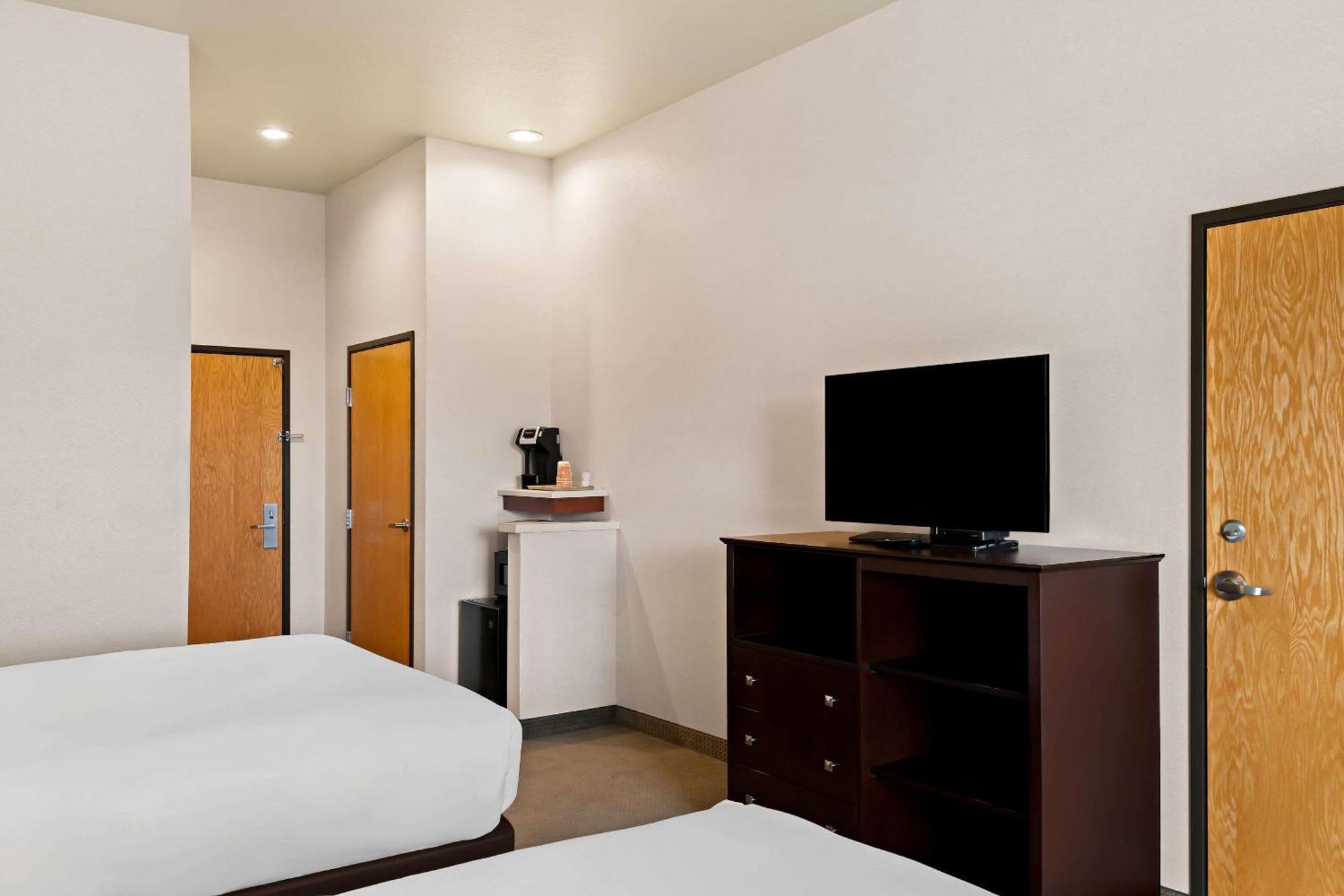 Comfort Inn & Suites Creswell Екстериор снимка