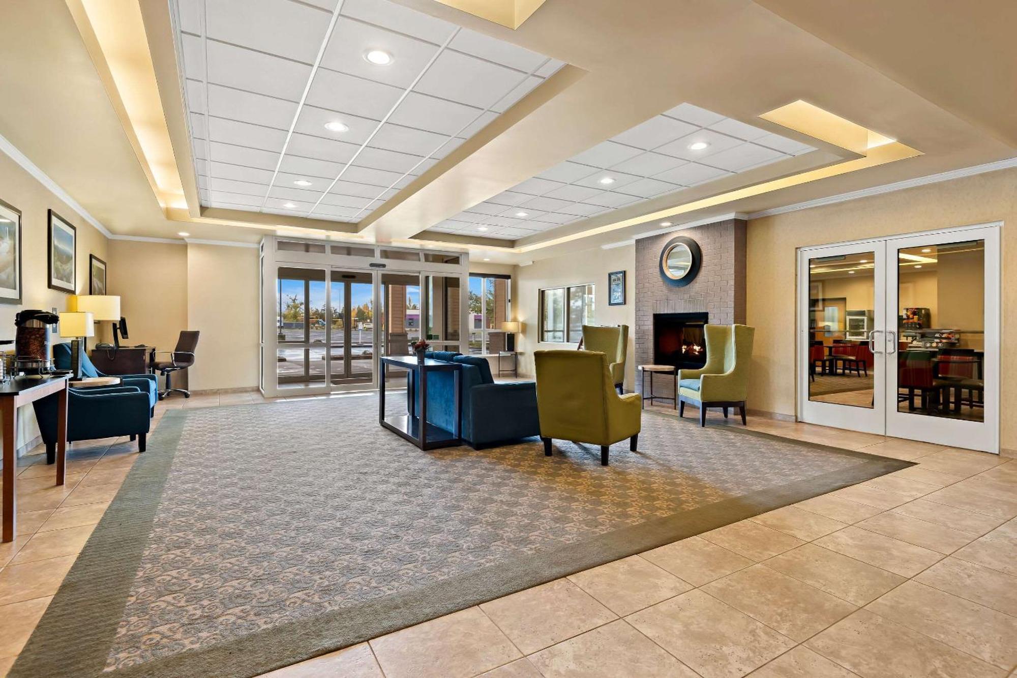 Comfort Inn & Suites Creswell Екстериор снимка
