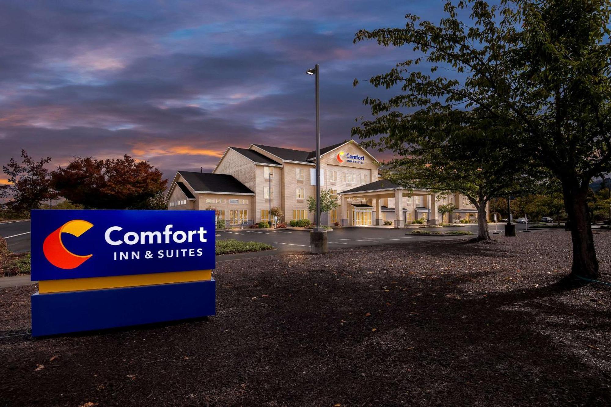 Comfort Inn & Suites Creswell Екстериор снимка
