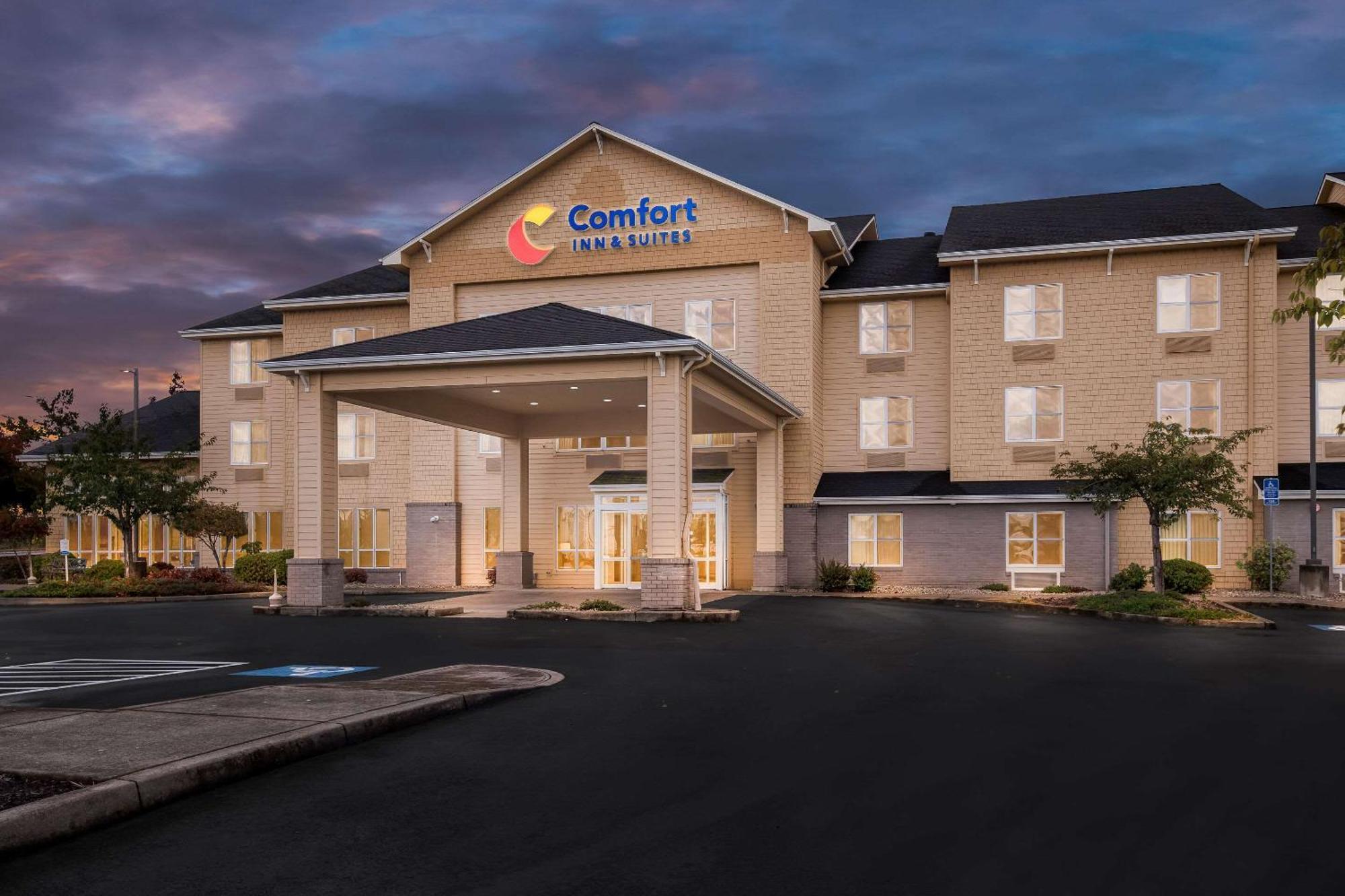 Comfort Inn & Suites Creswell Екстериор снимка