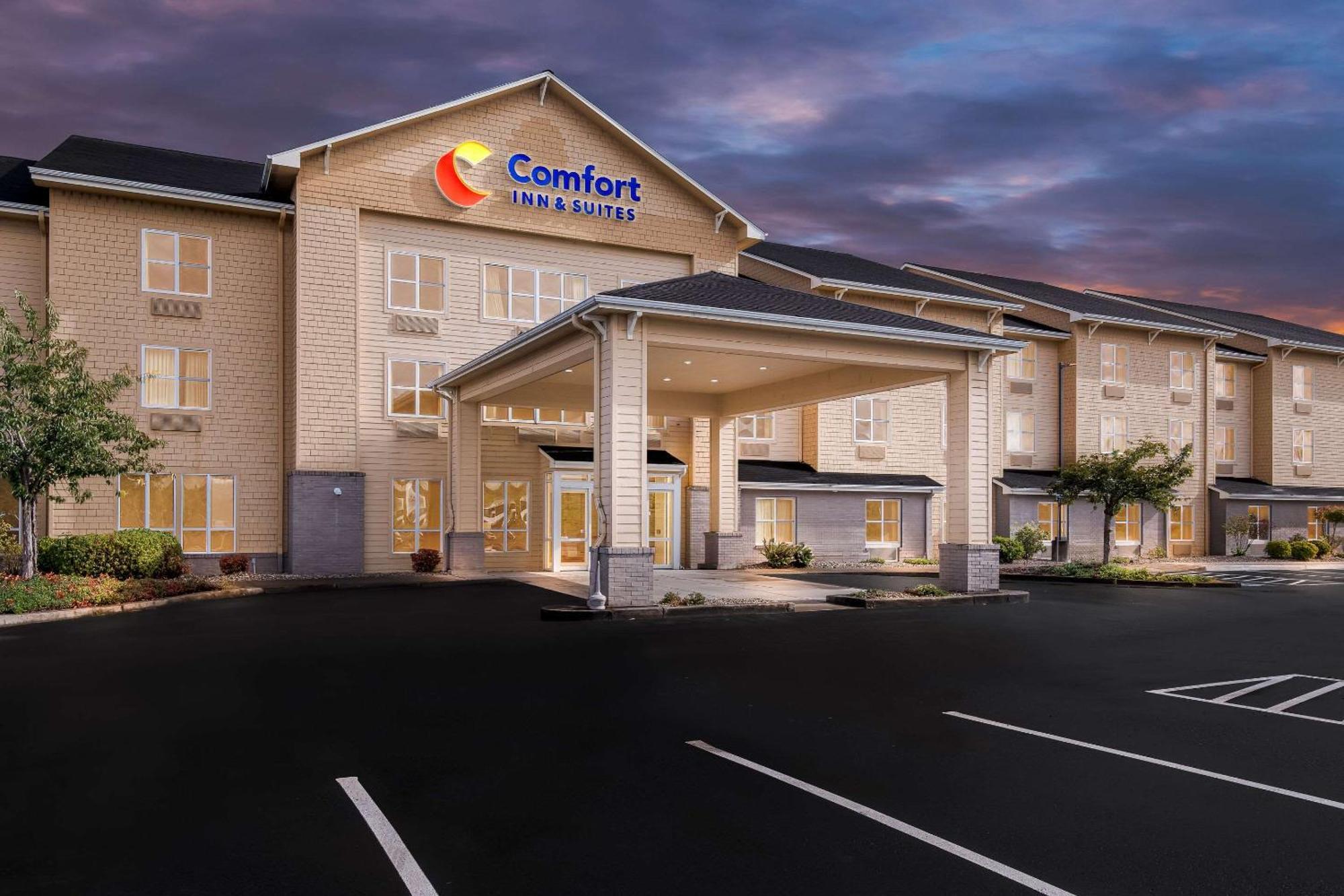 Comfort Inn & Suites Creswell Екстериор снимка