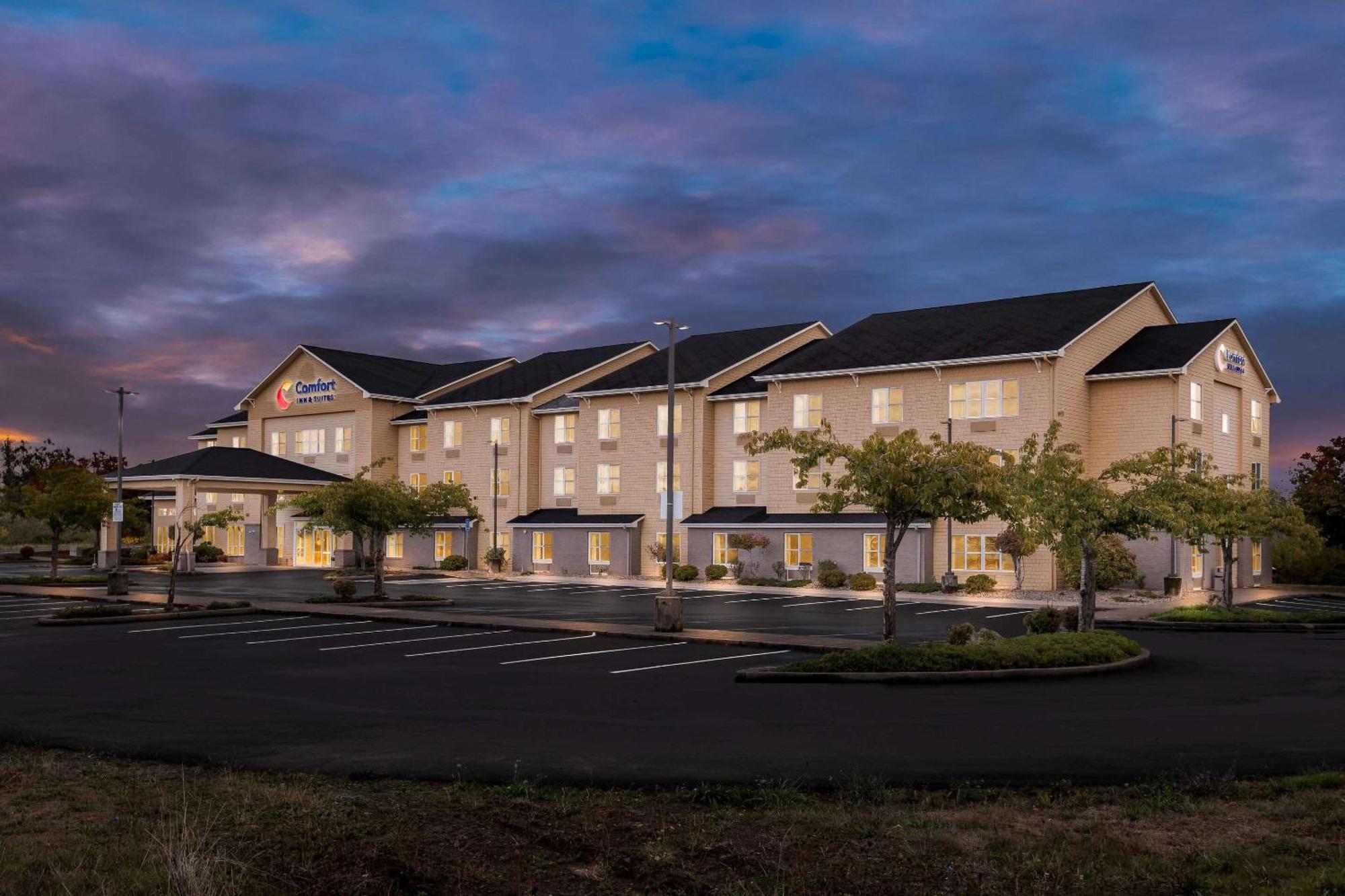 Comfort Inn & Suites Creswell Екстериор снимка