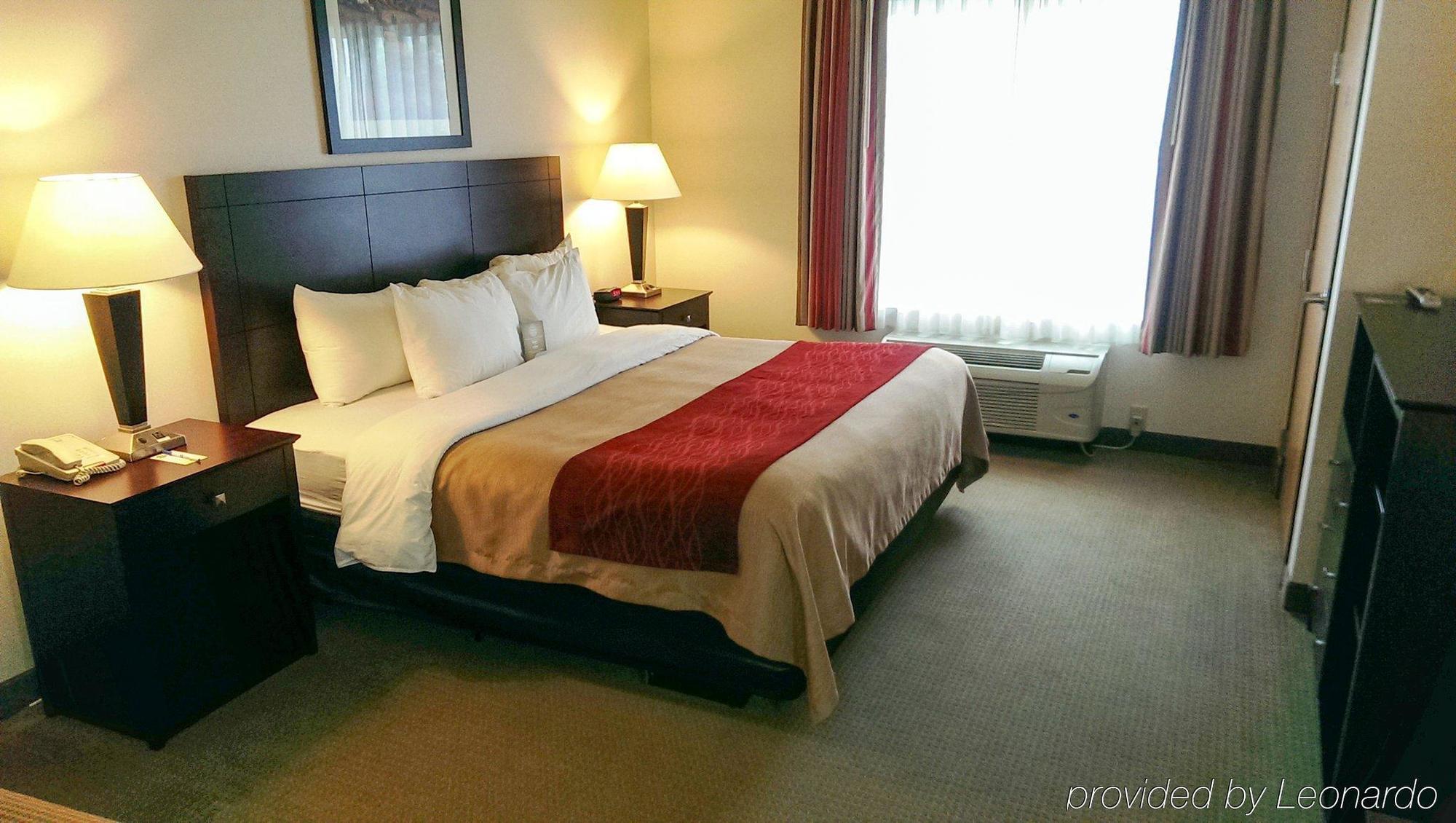 Comfort Inn & Suites Creswell Екстериор снимка